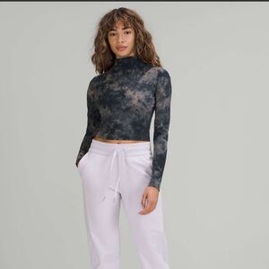 Lululemon top